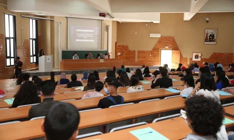 Production scientifique au sein des universités : moins d’un article par an et par enseignant-chercheur